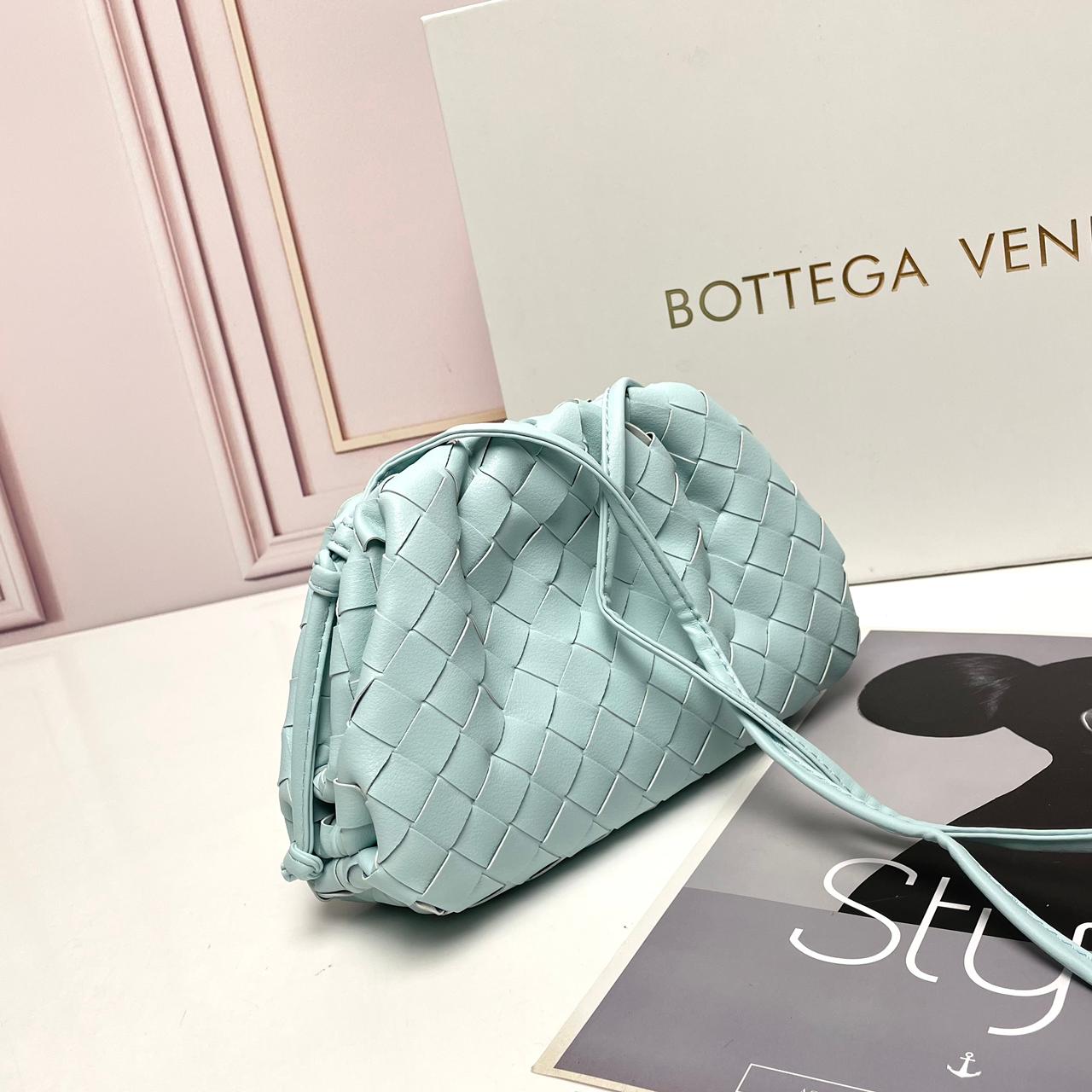 Bottega Pouch Intrecciato small Bag