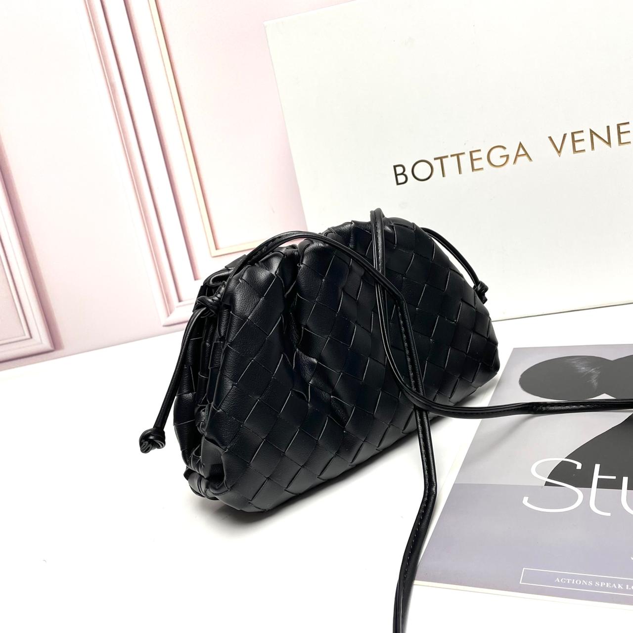 Bottega Pouch Intrecciato small Bag