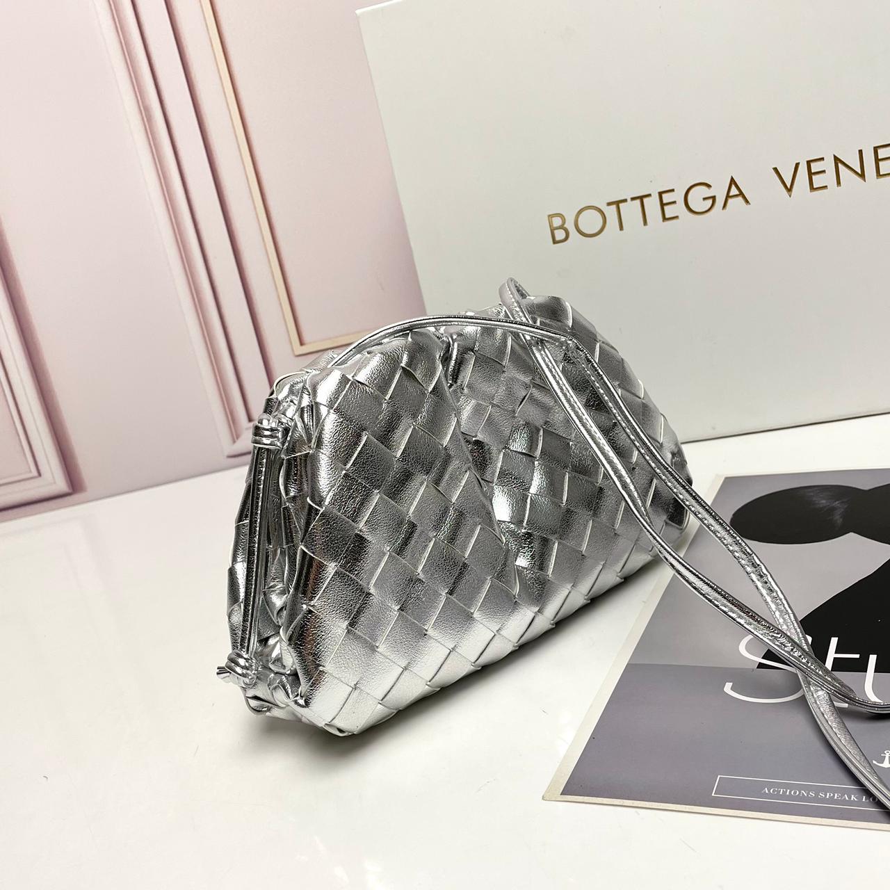 Bottega Pouch Intrecciato small Bag
